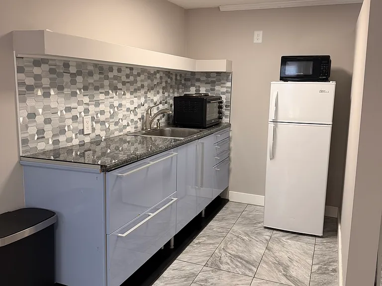 4020 Lincoln St — Photo 5