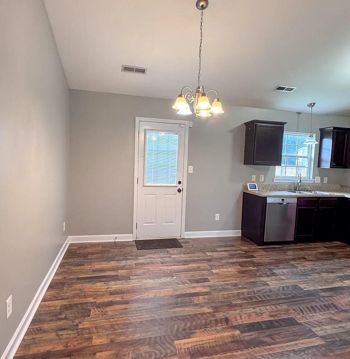 3 bed, 2.0 bath, 1314 sqft, $1,775 — Photo 4