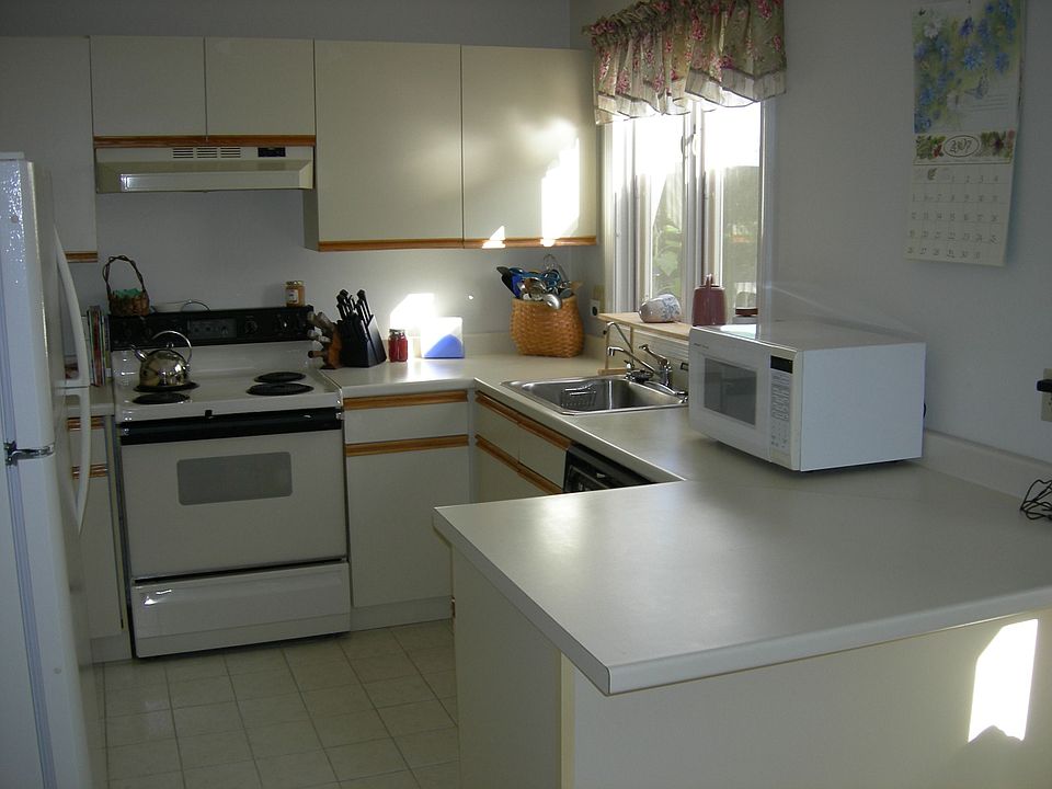 1st image of 213 River Farms Dr