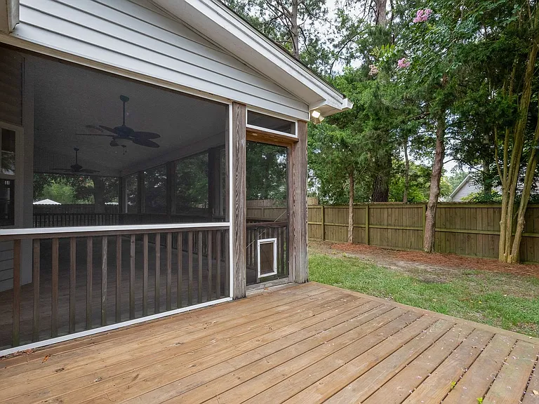 1561 Glen Erin Dr — Photo 7