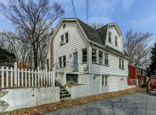 29 High St, Wharton, NJ 07885