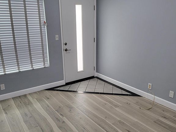 2nd image of 1800 N Gramercy Pl APT 9