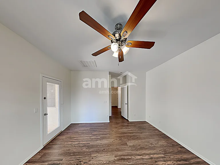 3413 E Flower St — Photo 12