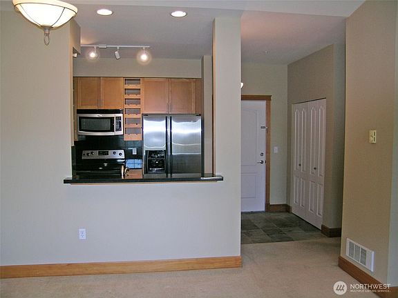 5th image of 255 W Bakerview Road #401