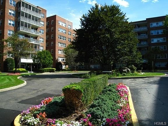 Garth Essex has laundry on every floor & your maintenance includes Gas, Heat, Hot Water & Central A/C.  Each apartment has a monitor that allows you to see who is requesting to be buzzed in.  Downtown Scarsdale is a quaint village with plenty of shopping 