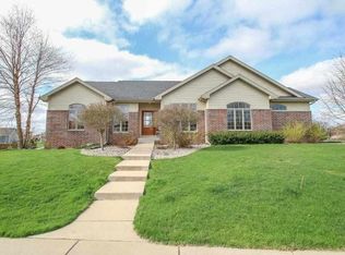6682 Sandhill Ct, Windsor, WI 53598