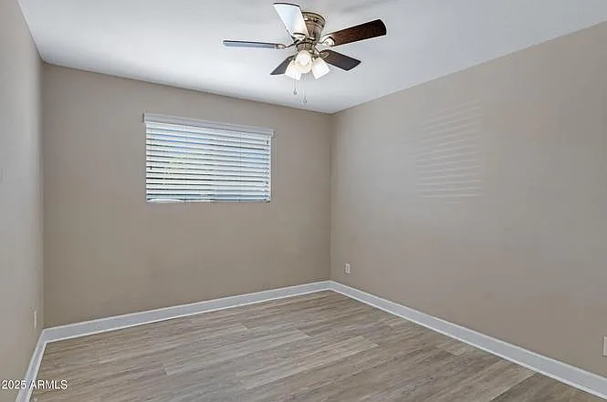 110 W Del Rio Dr — Photo 15