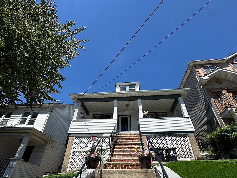 109 Scribner Ave