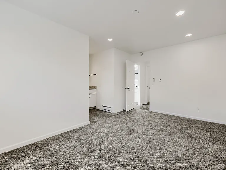 1190 Poplar Ave — Photo 13