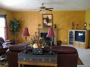 1404 Cross Creek Ct, Mahomet, IL 61853