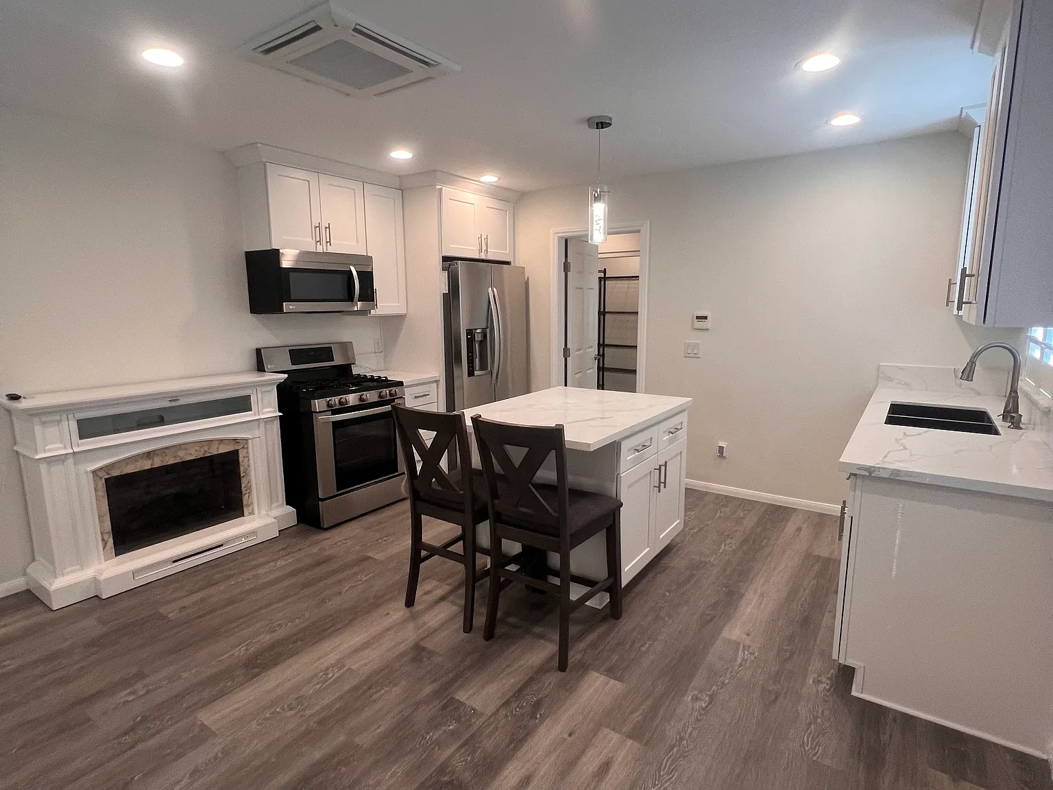 Peggy Ct, Simi Valley — Photo 4