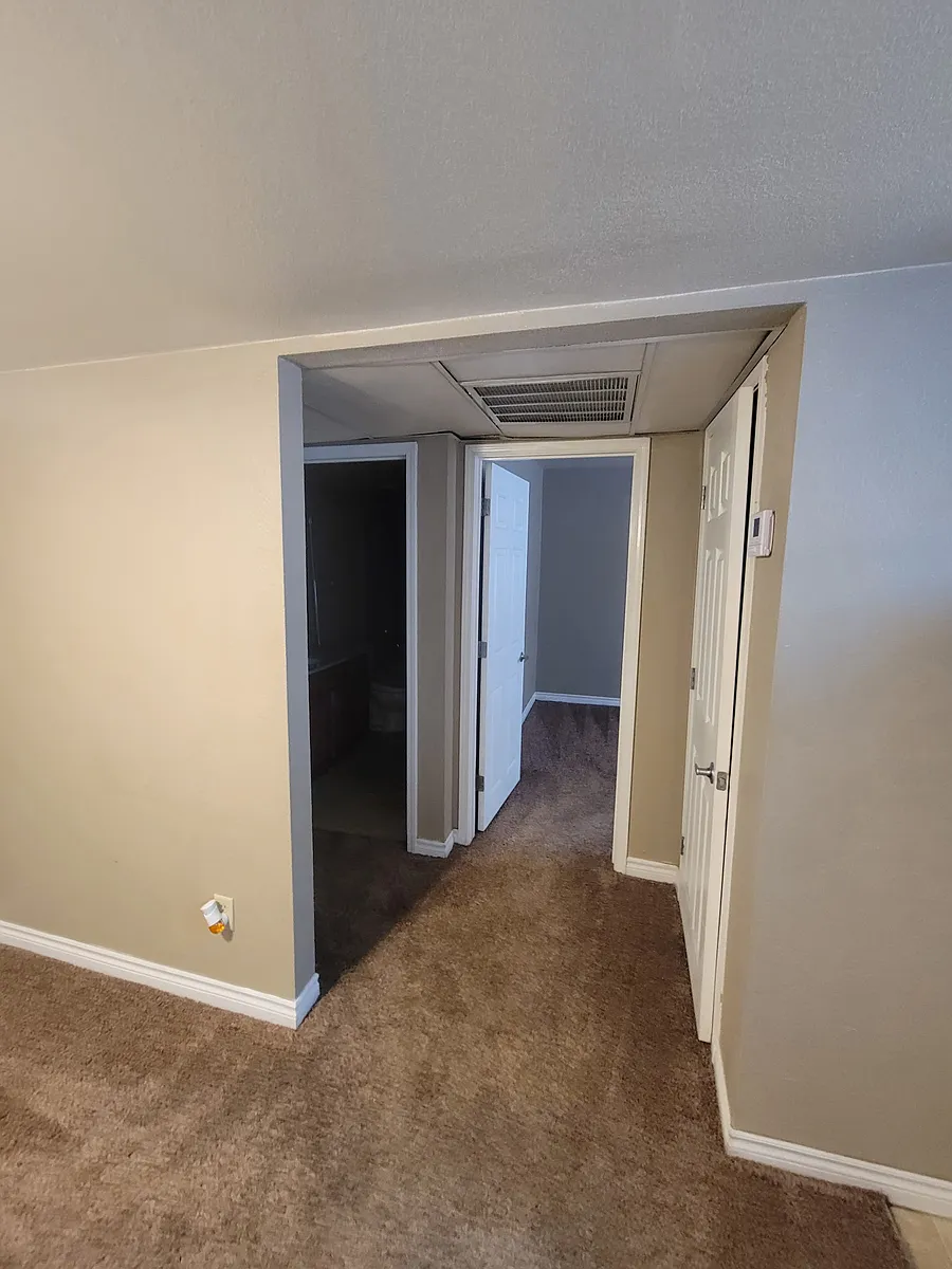 Building Photo - 4450 Sandy River Dr #93