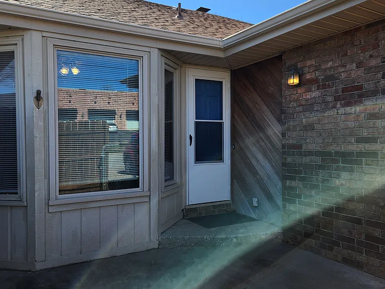1633 E Lark St #2 — Photo 15