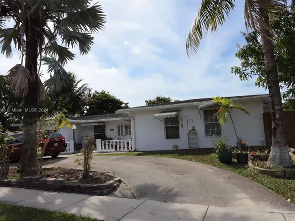892 SW 70th Way, North Lauderdale, FL 33068