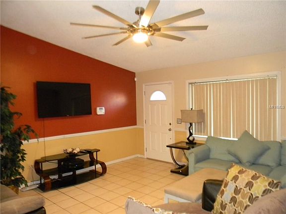 2nd image of 10927 Airview Dr