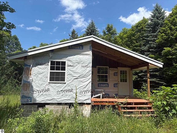 3rd image of 3475 Grace Rd