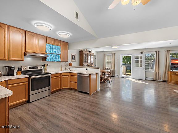 4th image of 216 Frog Pond Rd