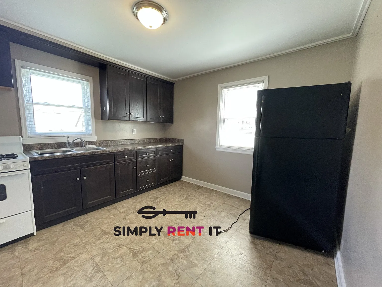 2 Bedroom | On Campus | Free Parking | Aug 1 — Photo 3