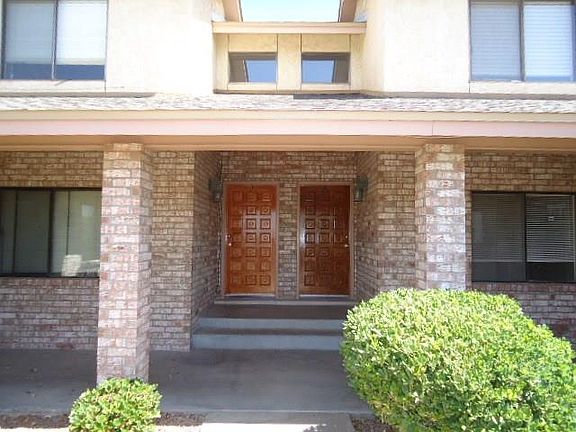 3rd image of 7041 Orizaba Ave
