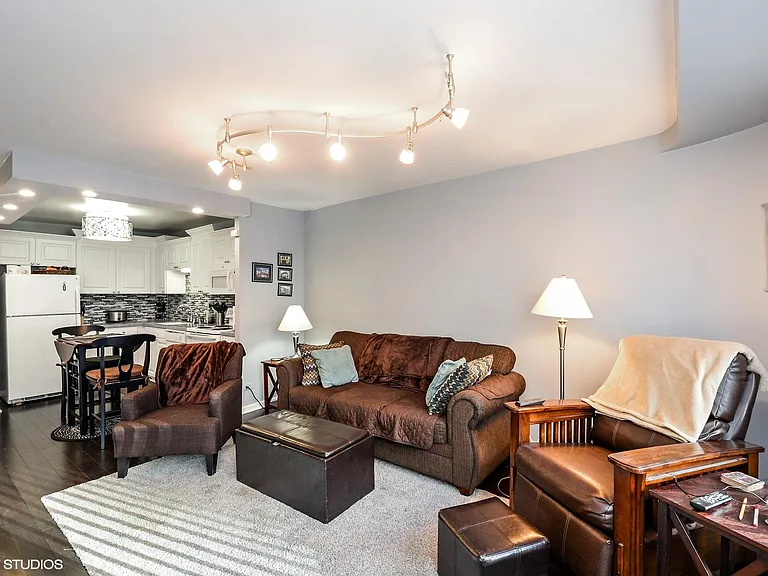 211 E Ohio St #1106 — Photo 3