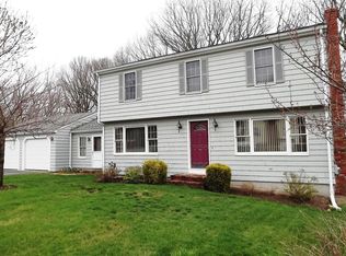 15 Baldwin Dr, Greenville, RI 02828