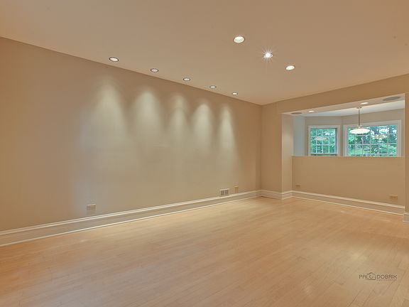 5th image of 427 N Sheridan Rd