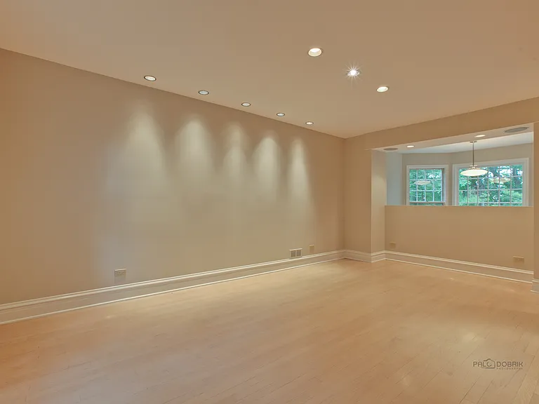 427 N Sheridan Rd — Photo 5