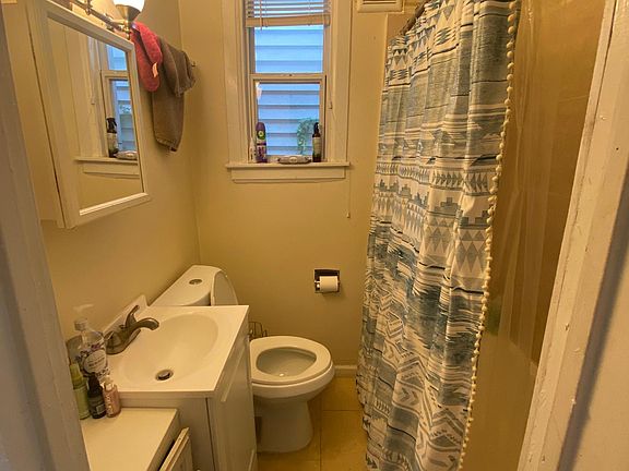 3rd image of 3143 N Southport Ave #2A