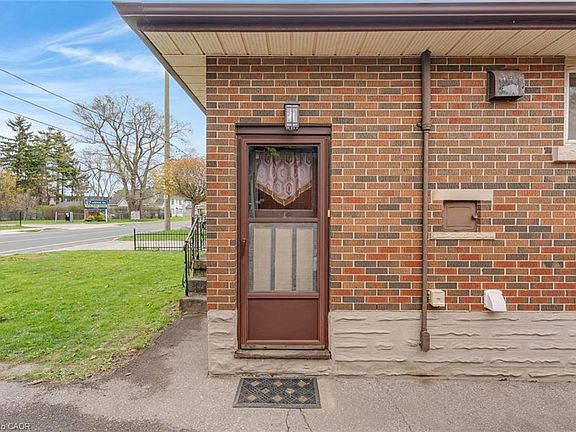 3rd image of 58 Avenue Rd