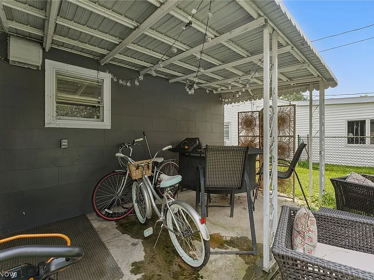 220 Morton Rd — Photo 19
