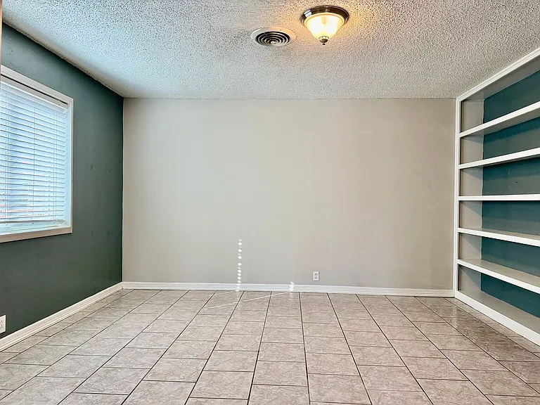 2515 Emerson Dr — Photo 7