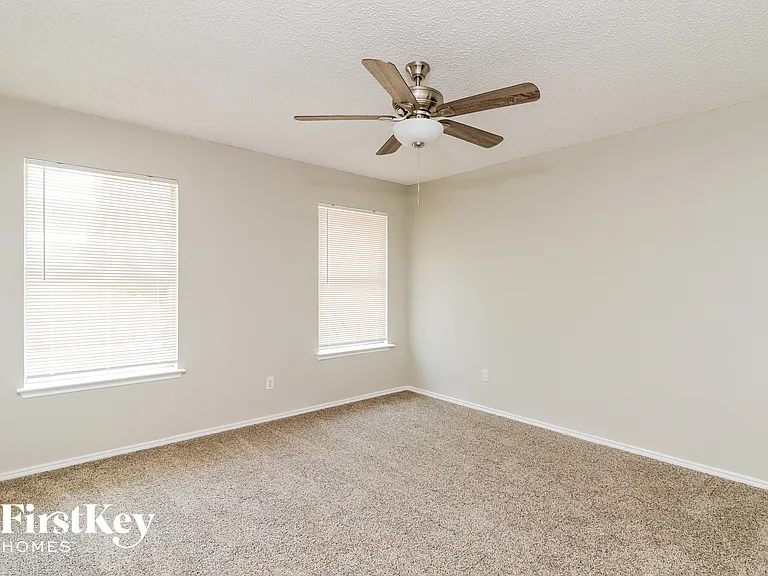 7213 Ashbourne Way — Photo 9