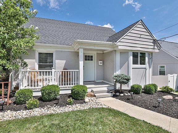 3rd image of 6746 Sampson Ln