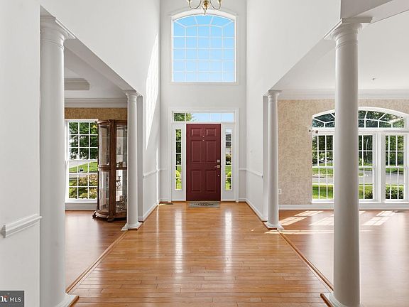 5th image of 3105 Lowe Ln