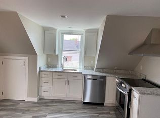 15 S Highland St #4, Lowell, MA 01852