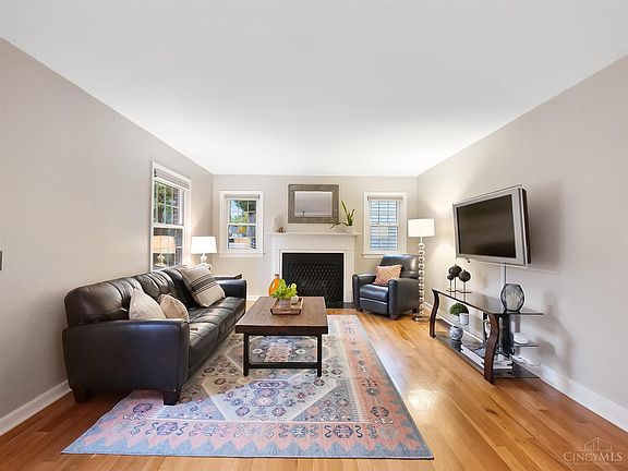 3rd image of 7008 Mayfield Ave