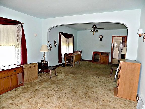 2nd image of 1409 N Shabbona St