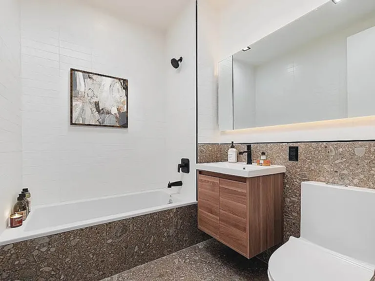 26-24 9th St #4 — Photo 3