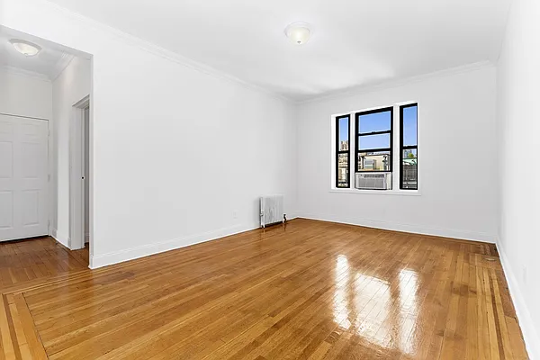 Rented by REAL New York | media 24