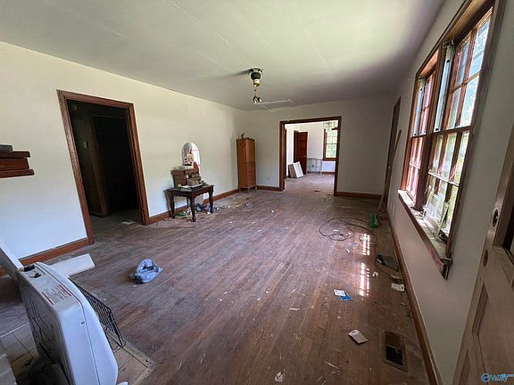 5th image of 316 Vine St