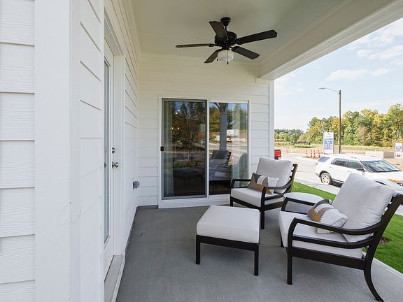 These photos are representative of this floor plan, but all options may not be available in every co