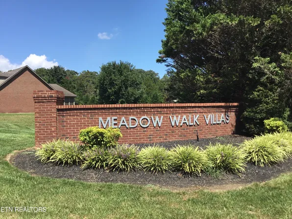 1164 Meadow Walk Ln, Lenoir City, TN 37772