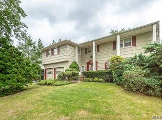 96 The Dell, Albertson, NY 11507