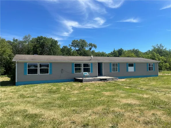 5975 E 2700 North Rd, Potomac, IL 61865