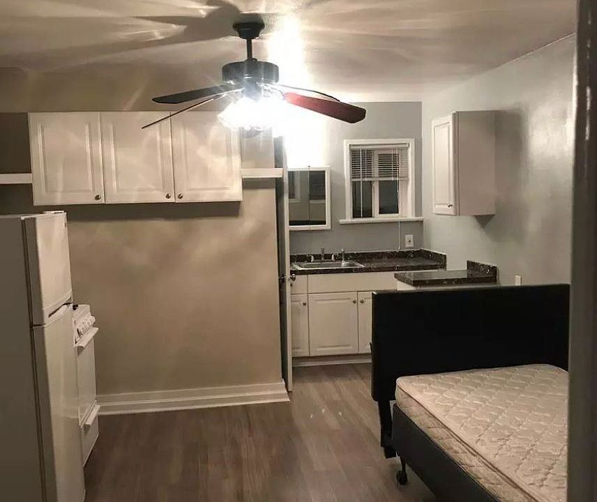 1st image of 4303 1/2 Huddart Ave
