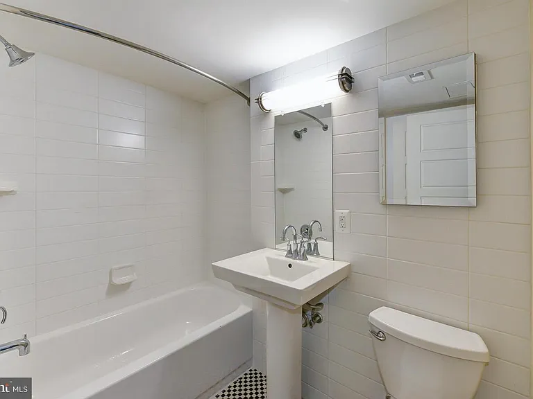 2911 Newark St NW #1 — Photo 3