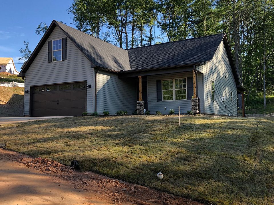 1st image of 105 Water Leaf Dr
