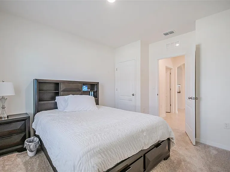 1126 Chichester Ct — Photo 17
