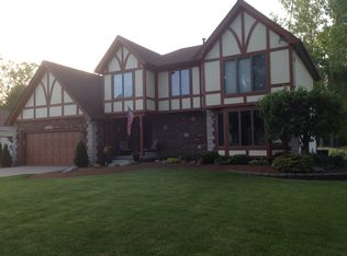 48 Schoelles Rd, Amherst, NY 14228