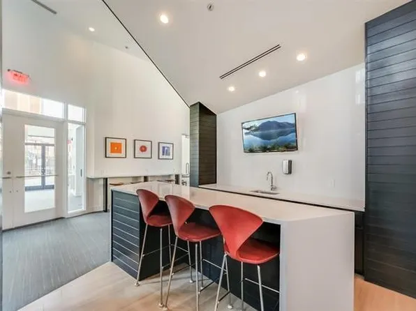 1100 Maxwell Lane image 6 of 11